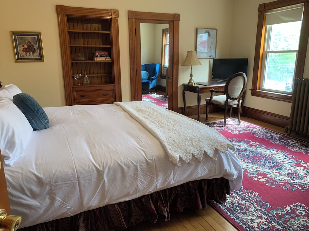 Meredith Inn - photo 4