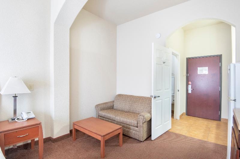 OYO Townhouse Clute Lake Jackson - photo 43