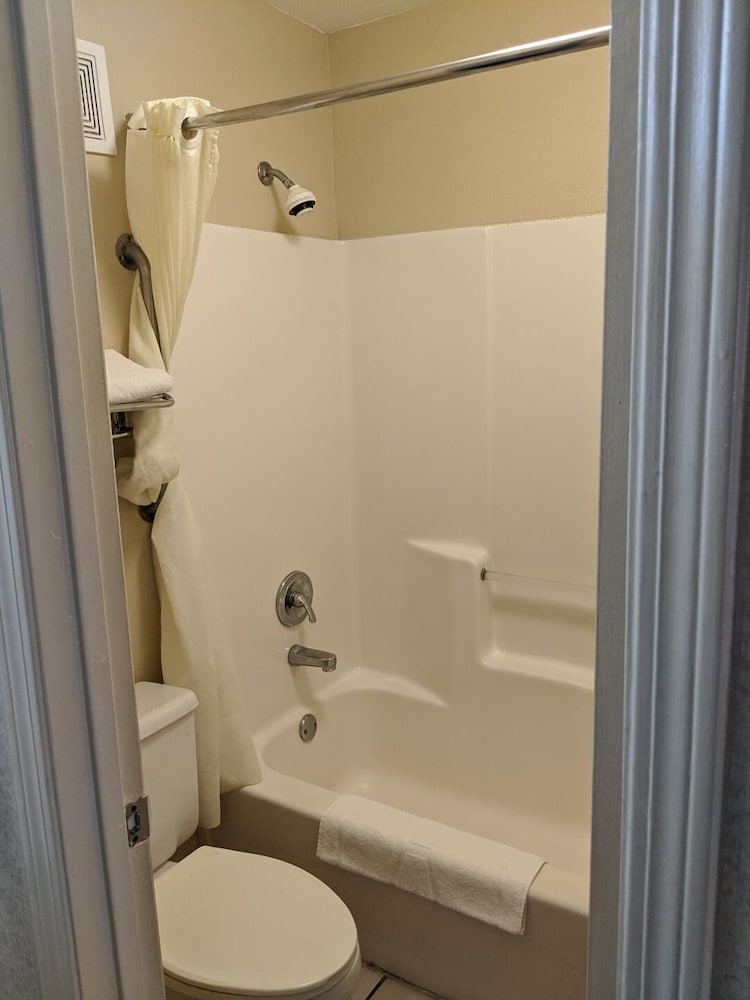 Key West Inn Montgomery South - photo 18
