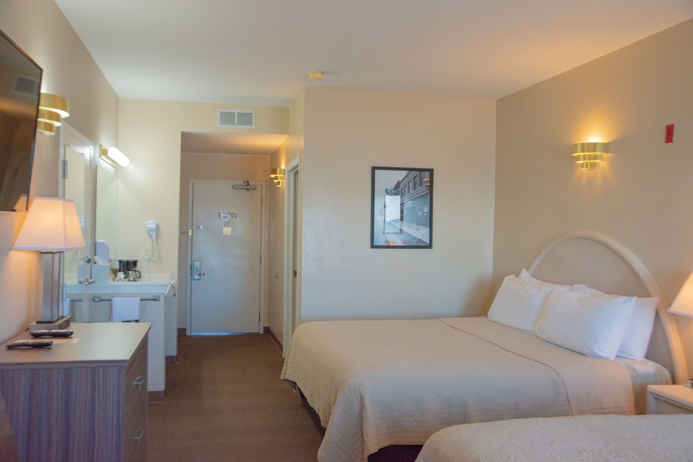 West Bank Inn - photo 6