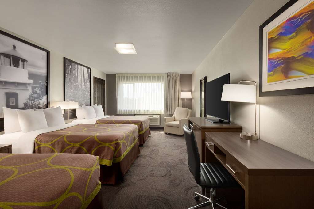 Super 8 by Wyndham Eureka - photo 22
