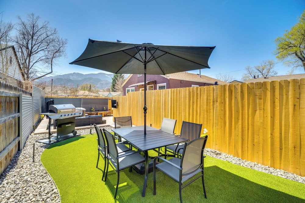 Colorado Springs Apt w Private Hot Tub — 4-Star Luxury Hotel in Colorado Springs, United States