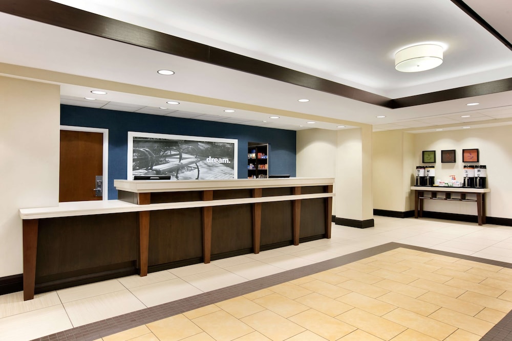 Hampton Inn & Suites Mahwah - photo 2