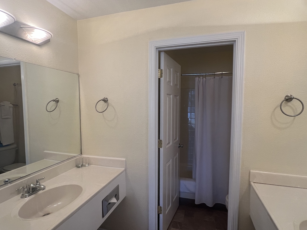 Clear Lake Cottages & Marina - photo 128