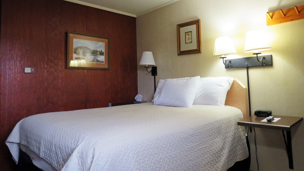 Indianhead Ironwood Motel - photo 9