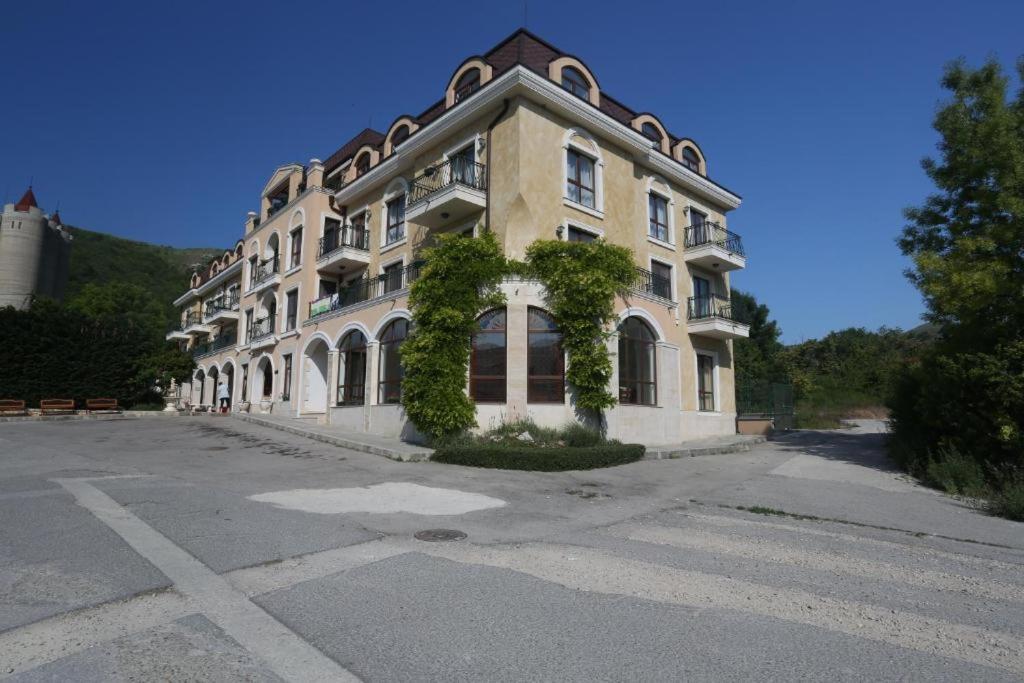 Villa Allegra 2 slaapk appartement A3 zeezicht 50 m van de zee — 4-Star Luxury Hotel in Kavarna, Bulgaria