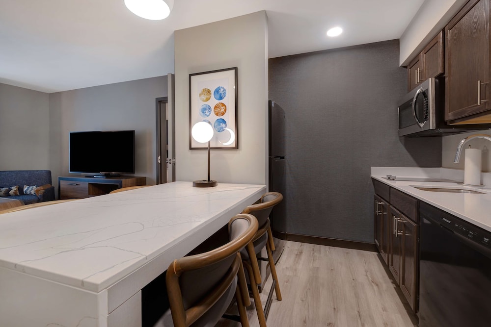 Homewood Suites by Hilton Oak Creek Milwaukee - photo 19