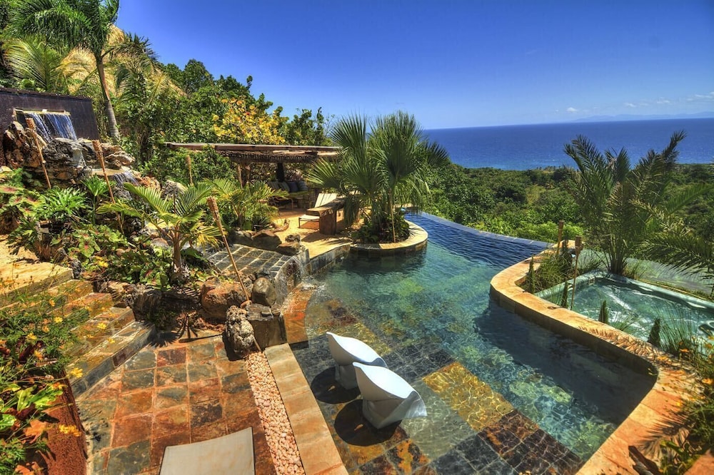 Casa El Paraiso Eco Lodge — 4-Star Luxury Hotel in Samana, Dominican Republic