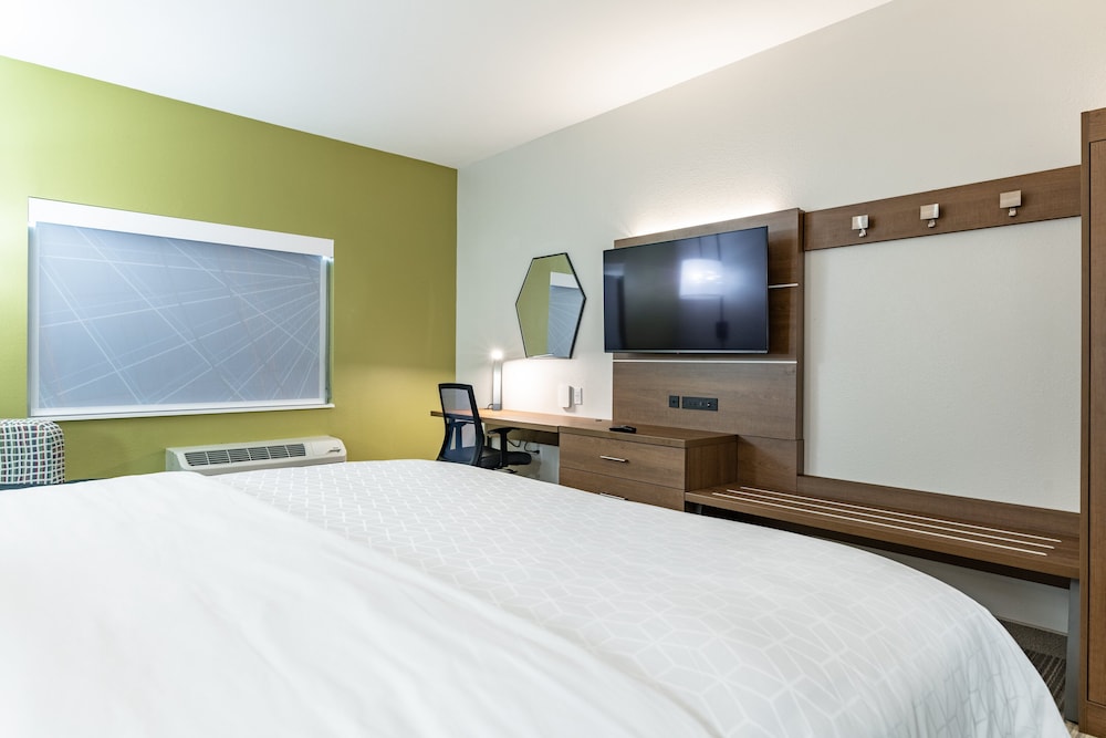 Holiday Inn Express & Suites Moundsville by IHG - photo 17