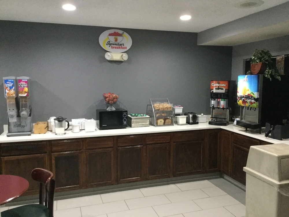 Super 8 by Wyndham Greer Spartanburg Area - photo 18