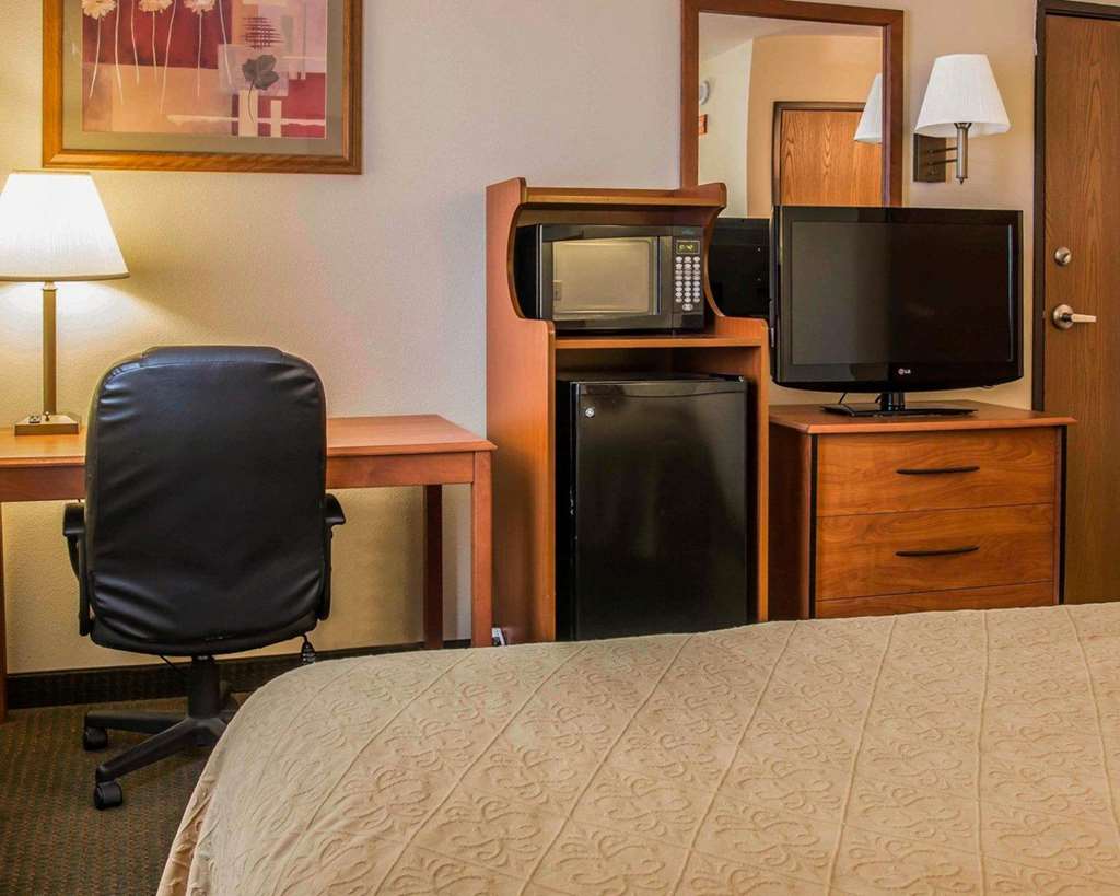 Quality Inn Durand I 69 - photo 17