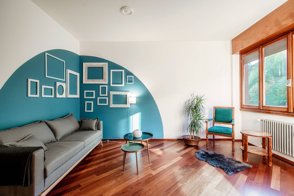 Blue Mood by MyHomeInComo — 4-Star Luxury Hotel in Cernobbio, Italy