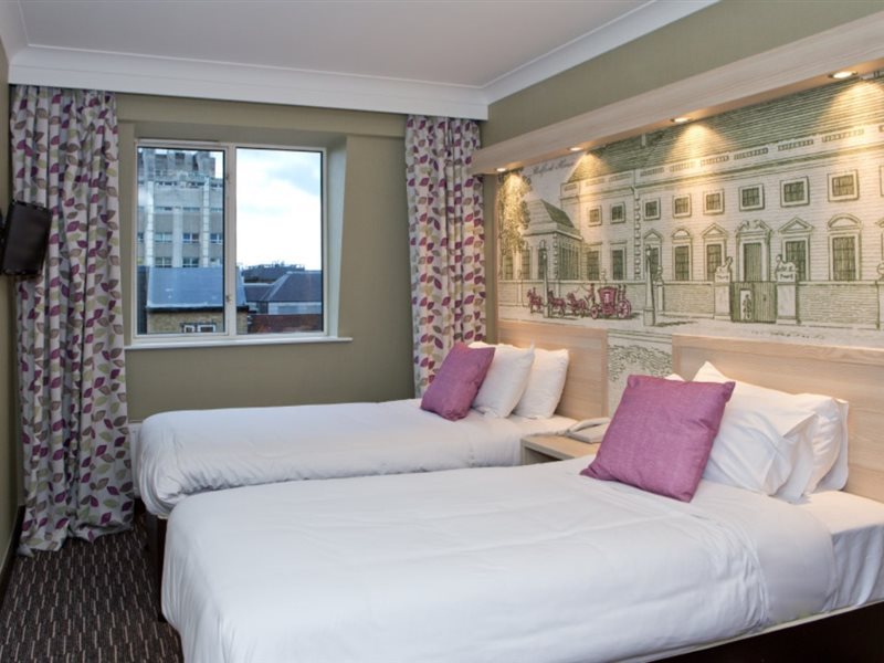Royal National And Sister Hotels Roulette London