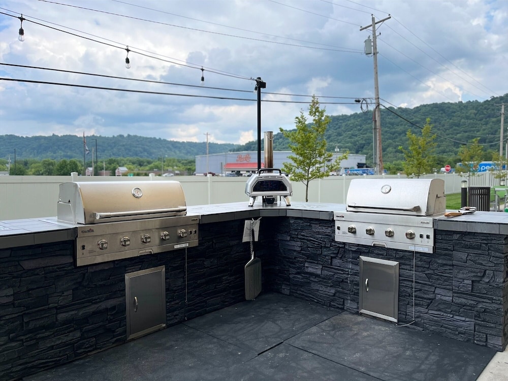 Holiday Inn Express & Suites Moundsville by IHG - photo 61