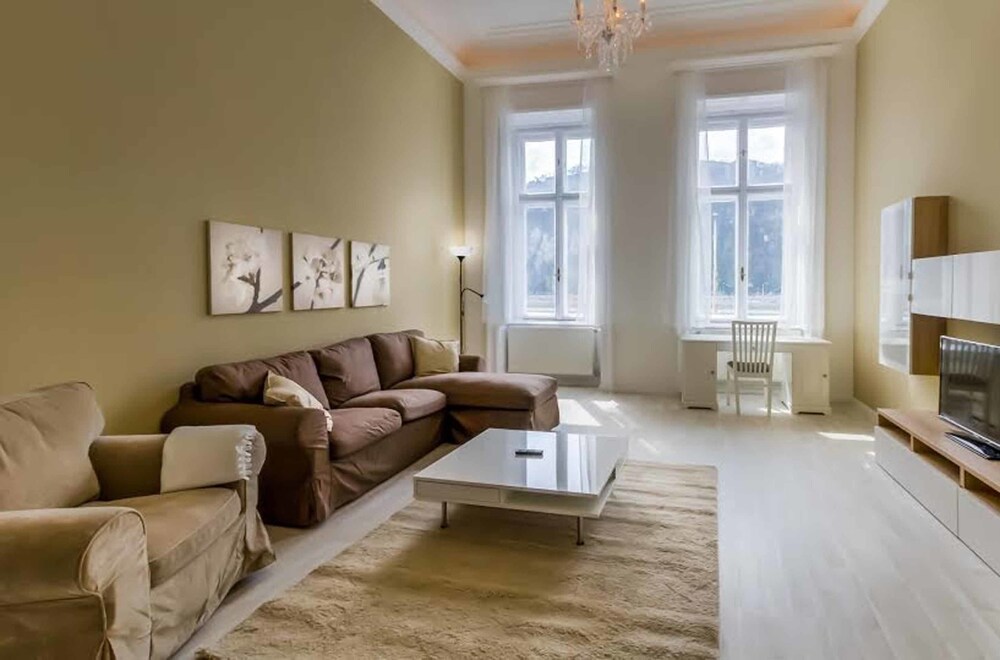 Pelicanstay at Riverside Danube — 4-Star Luxury Hotel in Budapest, Hungary