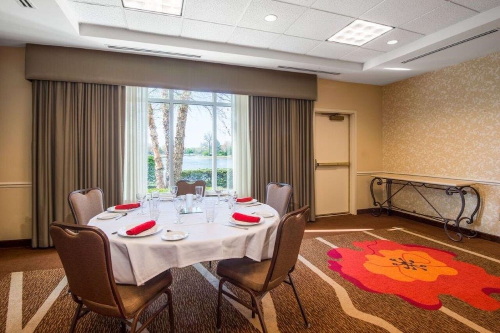 Hilton Garden Inn Wichita - photo 30