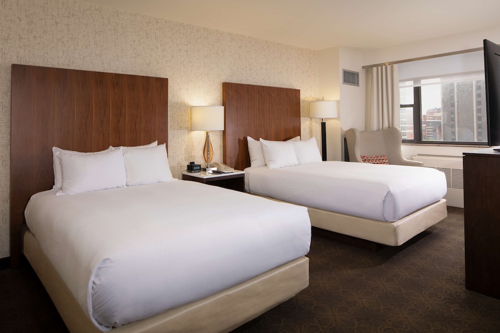 DoubleTree by Hilton Hotel & Suites Pittsburgh Downtown - photo 18