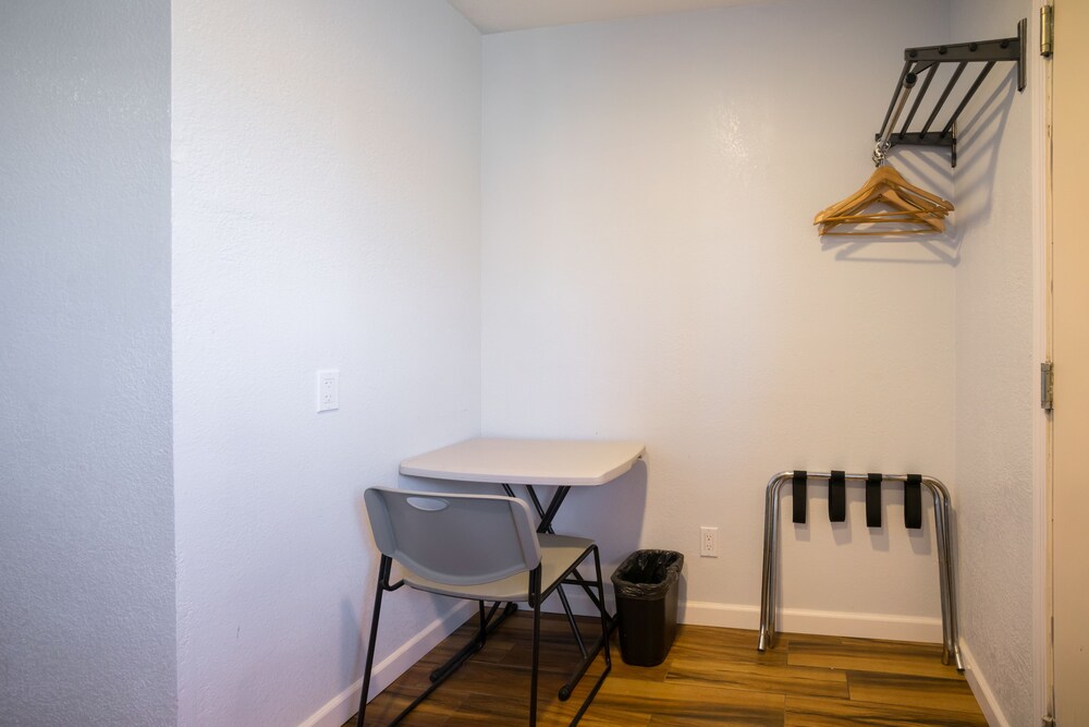 Berkeley Inn - photo 10