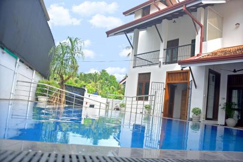 Belmont Villa Free Airport Shuttle Service — 4-Star Luxury Hotel in Negombo, Sri Lanka