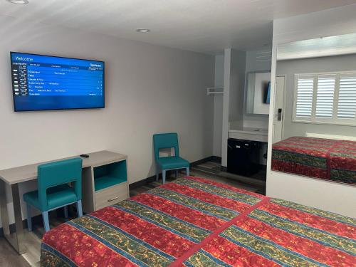 Sahara Inn Los Angeles - photo 35