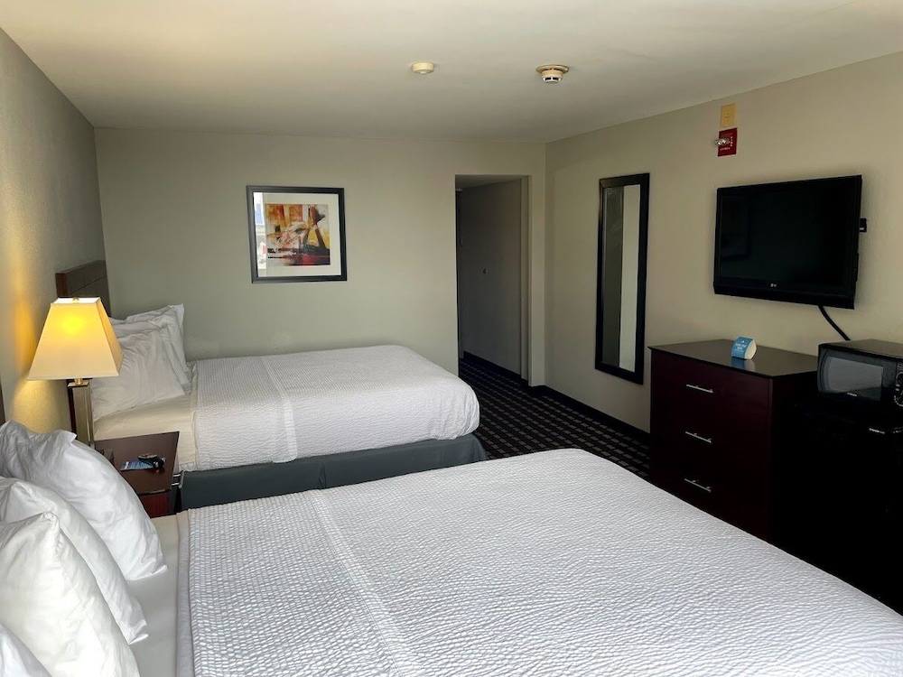 Days Inn by Wyndham Fort Wright Cincinnati Area - photo 17