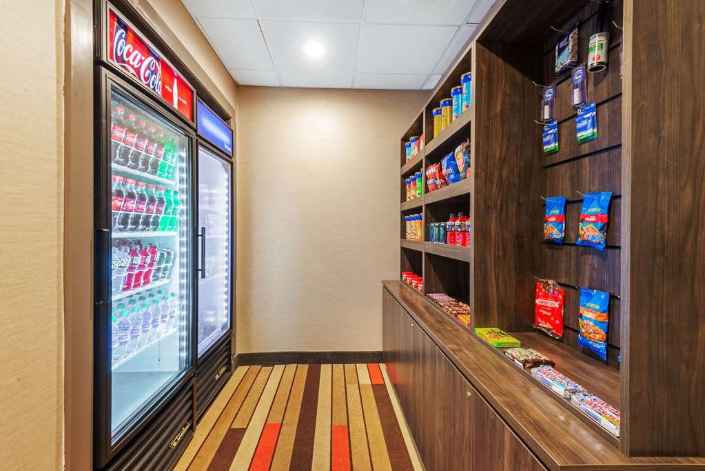 La Quinta Inn & Suites by Wyndham Jamestown - photo 28
