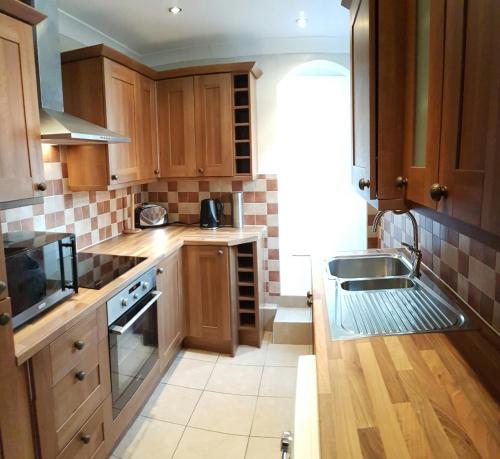 Castle Cottage — Rayleigh — photo 4