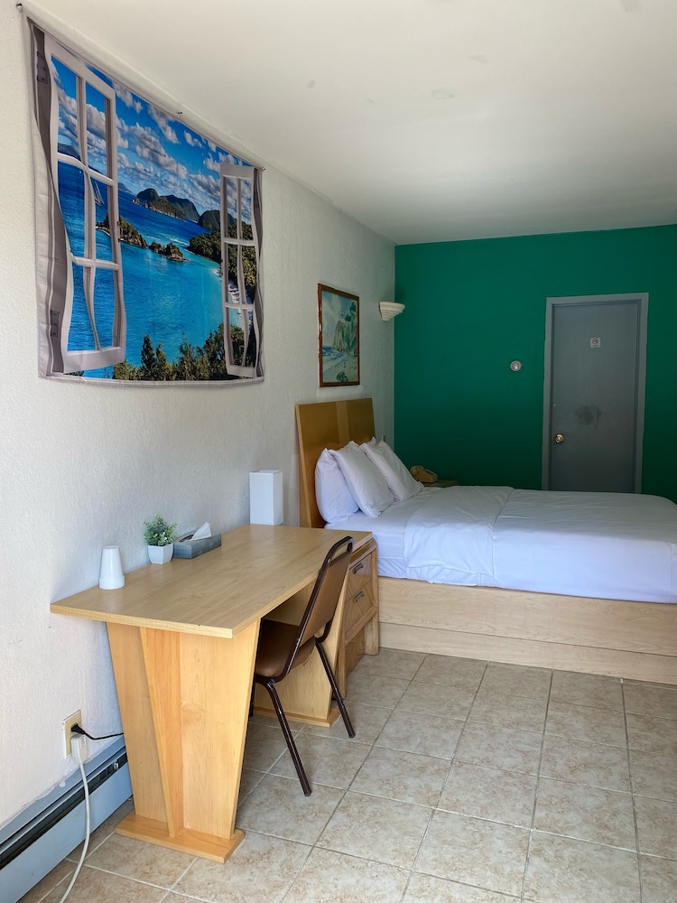 Tides Motor Inn at Stehli Beach - photo 3