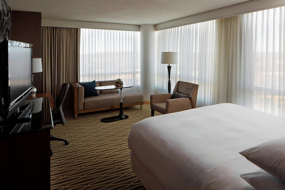 Marriott Minneapolis Southwest - photo 18