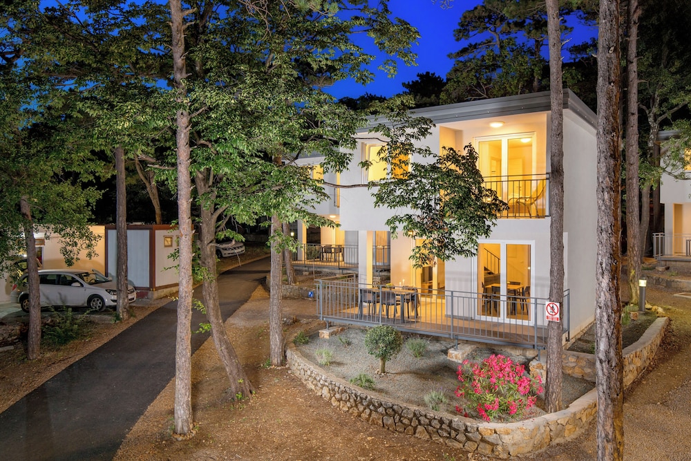 Holiday Homes Oštro — 4-Star Luxury Hotel in Kraljevica, Croatia