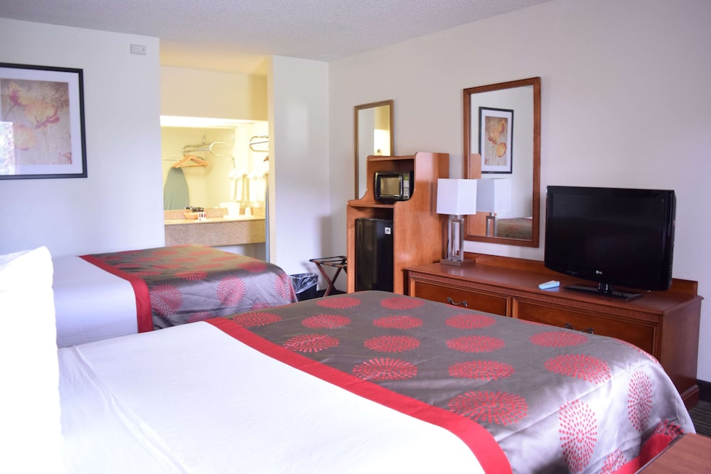 Ramada by Wyndham Savannah Gateway - photo 14