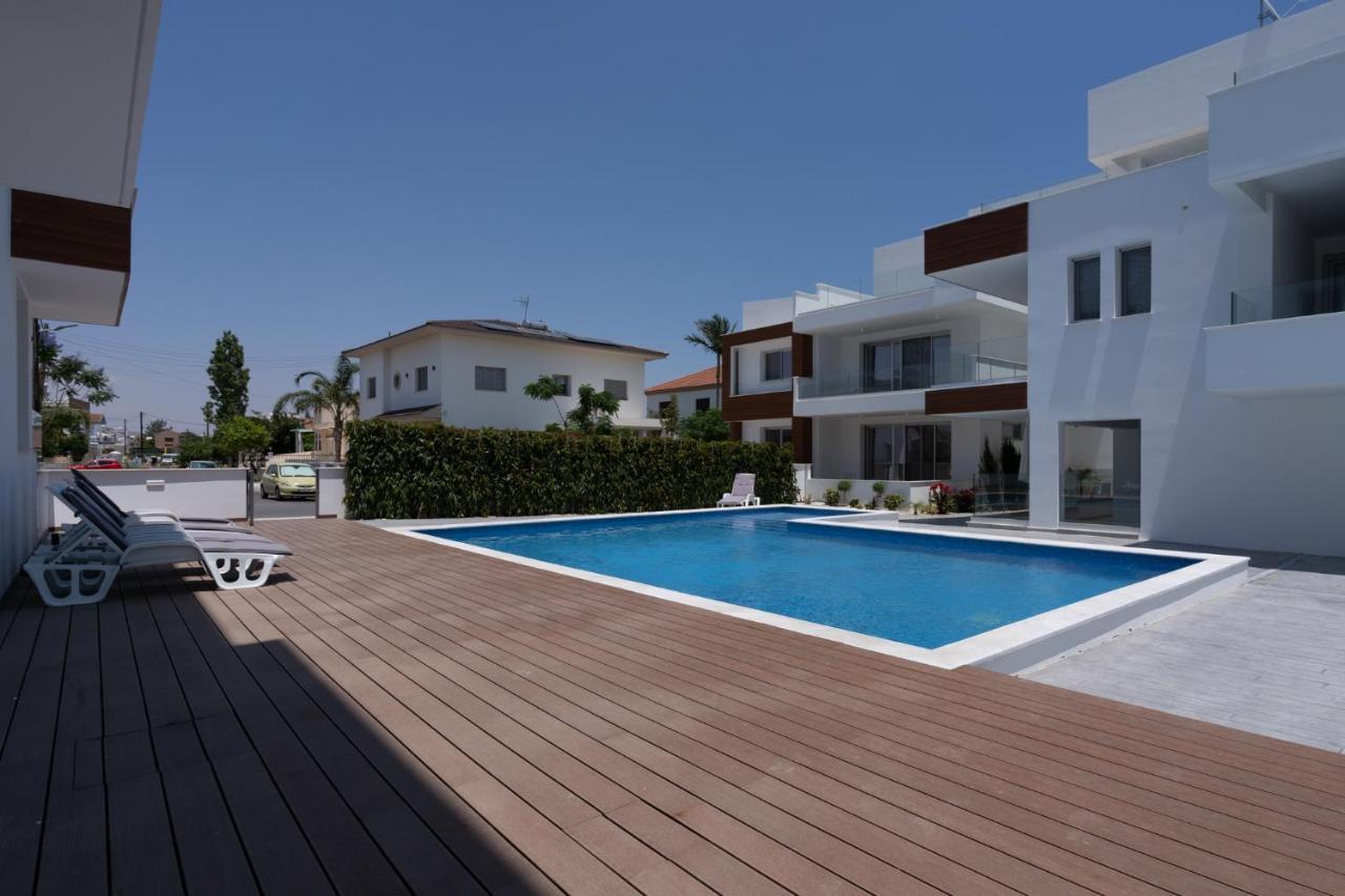 Lemon Tree 1 Br Apt in Livadia — 4-Star Luxury Hotel in Larnaca, Cyprus