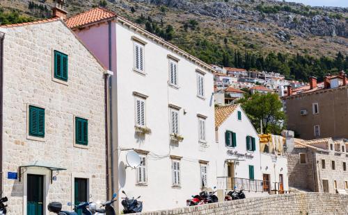 Fora Apartments
