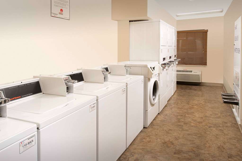 WoodSpring Suites San Antonio North Live Oak I 35 - photo 16
