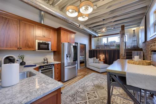 Sweet Lancaster Suite — 4-Star Luxury Hotel in Lancaster, United States