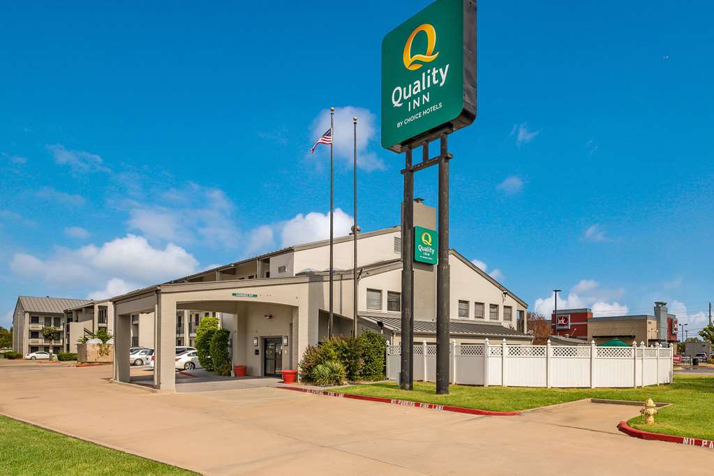 Quality Inn Tulsa Central - photo 4