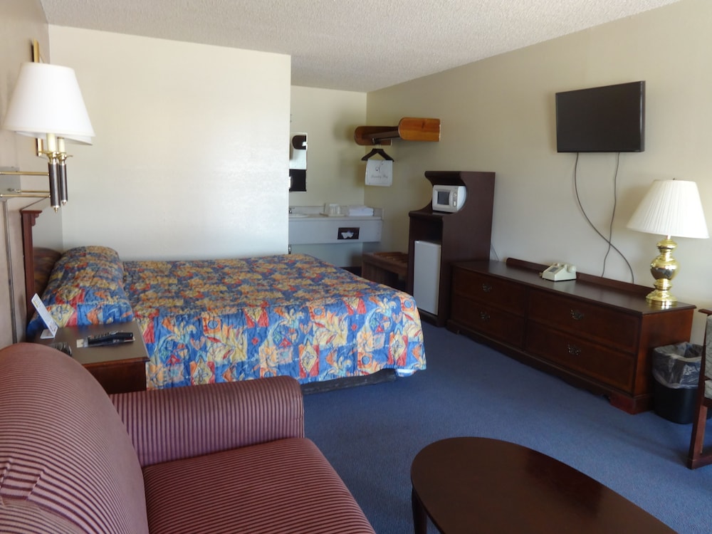 National 9 Inn Garden City - photo 13