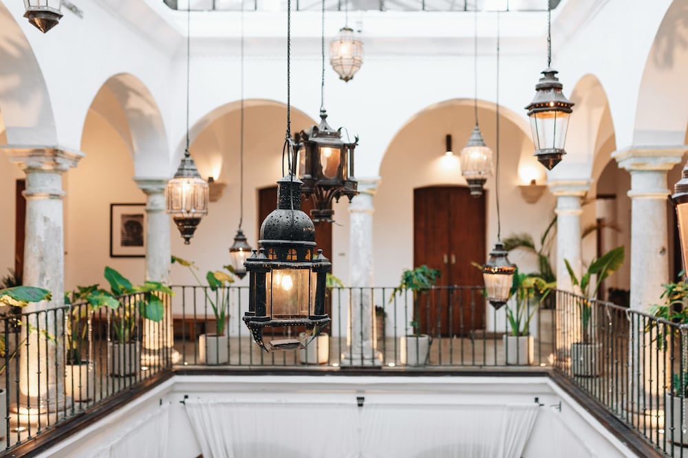 Hotel Sin Nombre