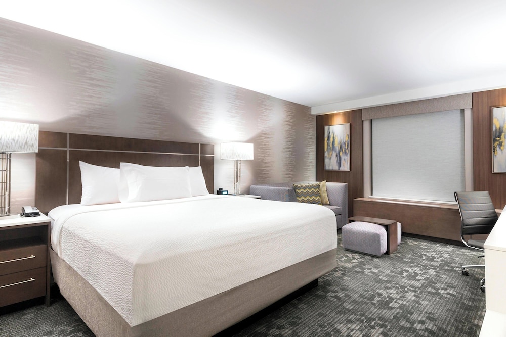 Courtyard by Marriott Edgewater NYC Area - photo 9