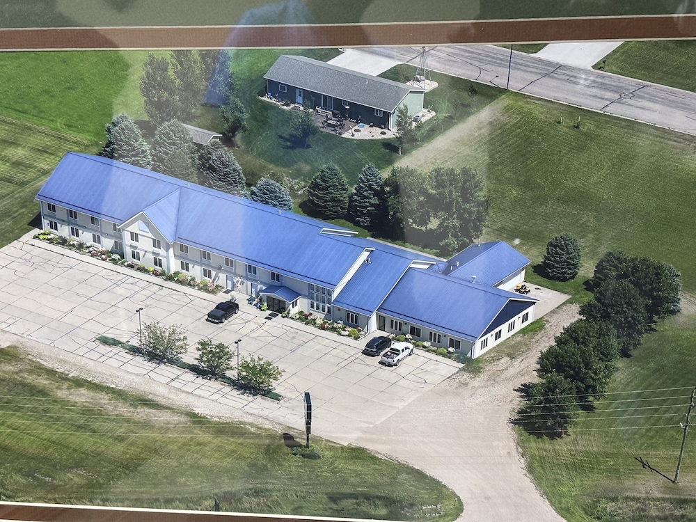 De Smet Super Deluxe Inn and Suites - photo 37