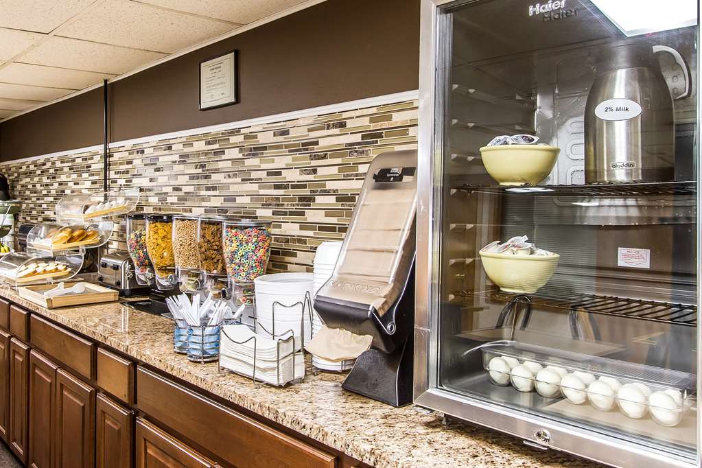 Rodeway Inn Bloomington Normal West - photo 15