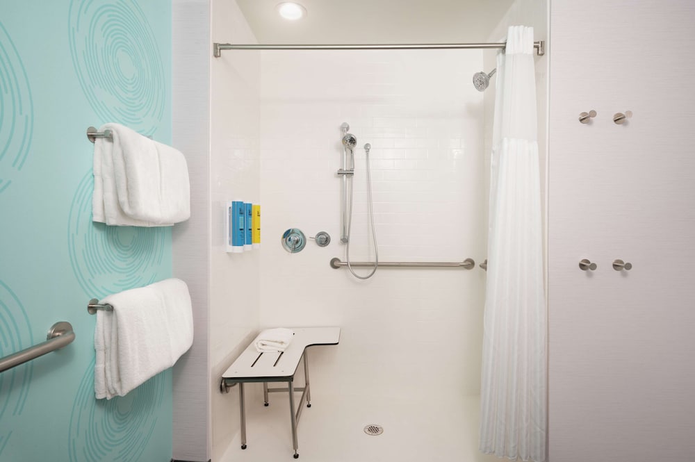 Tru By Hilton Baltimore Harbor East MD - photo 26