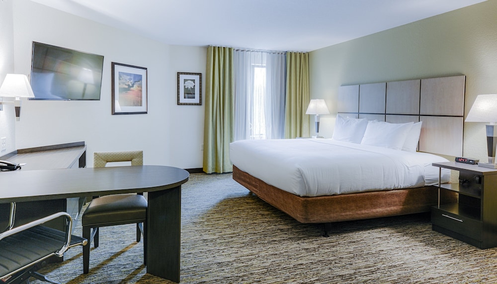 Candlewood Suites Lakeville I 35 by IHG - photo 9