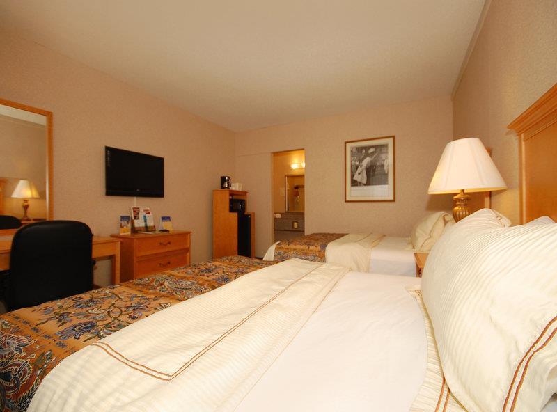Red Lion Hotel Rosslyn Iwo Jima - photo 66