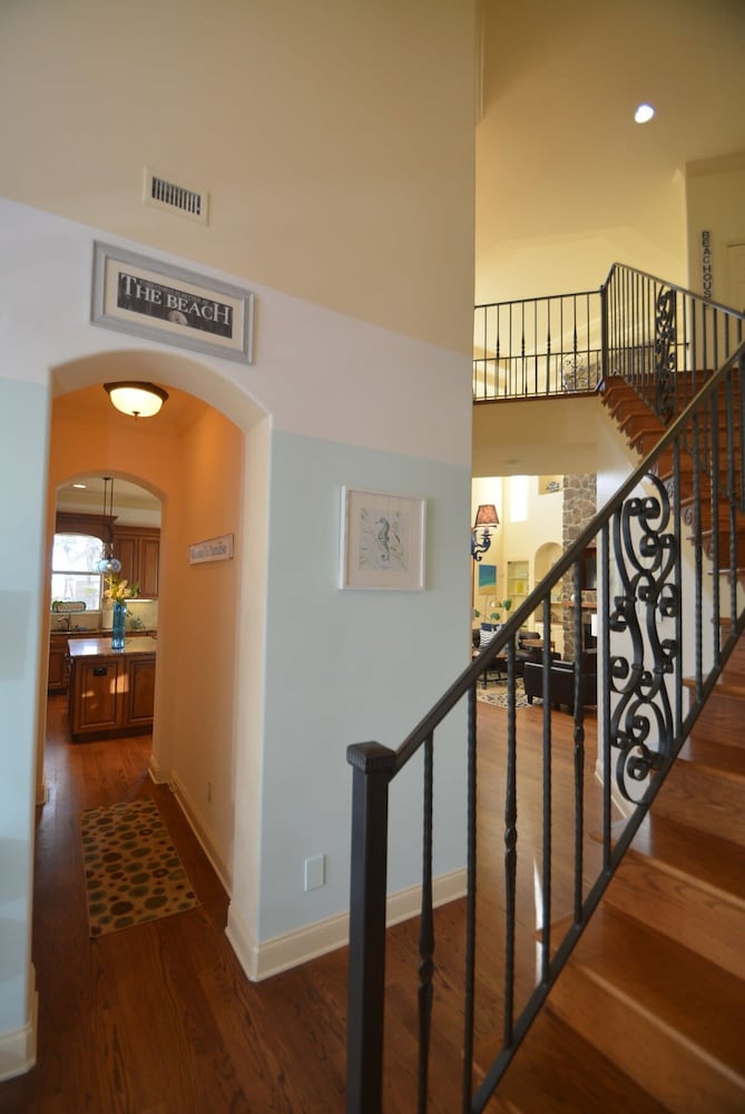 Ocean View Paradise Steps away from the Beach Will Accommodate Up To 10 People including 1 3 Fa - photo 9