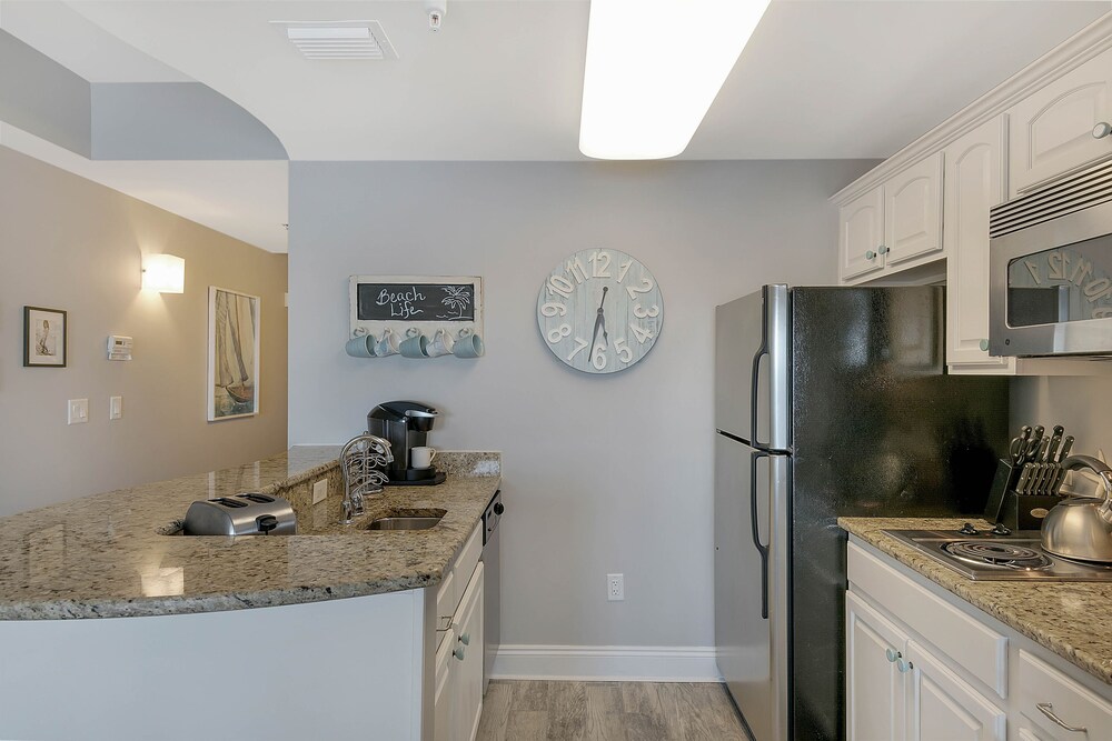 Carillon Beach Resort Inn - photo 10