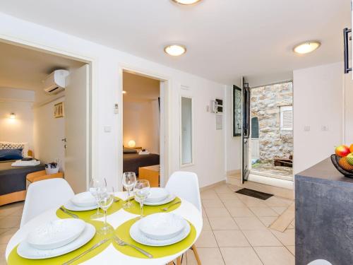 Apartment Domix Two Bedroom Apartment