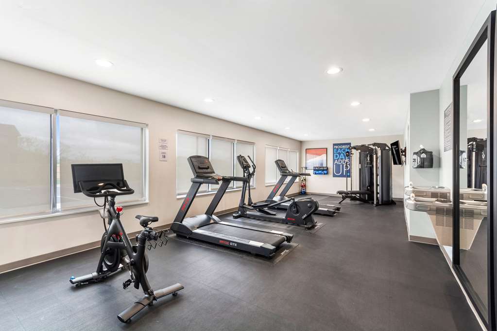 Everhome Suites Lexington Horse Park - photo 34