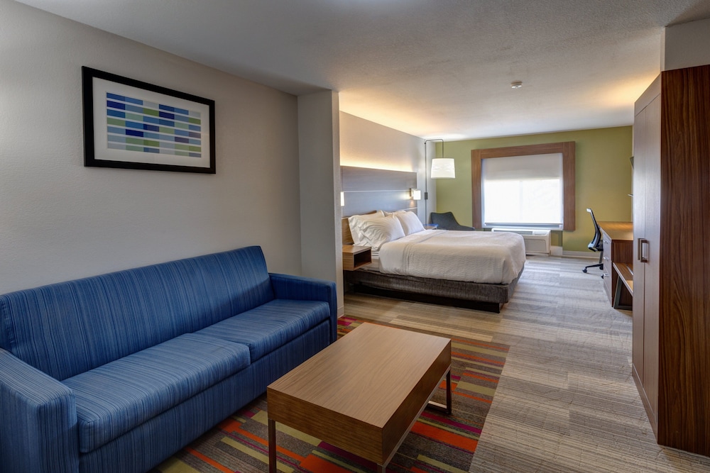 Holiday Inn Express & Suites Shelbyville Indianapolis by IHG - photo 13