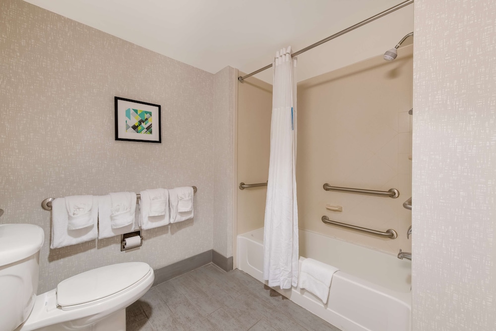 Hampton Inn & Suites Charlotte Airport - photo 28